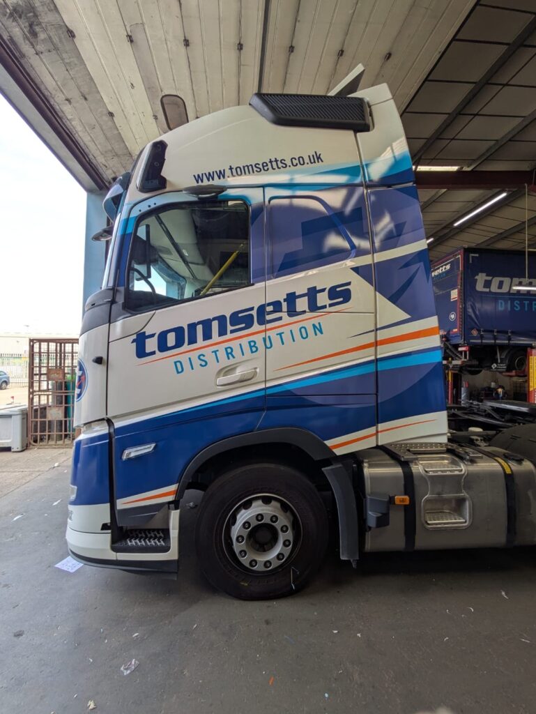 Can you sign-write large trucks too?